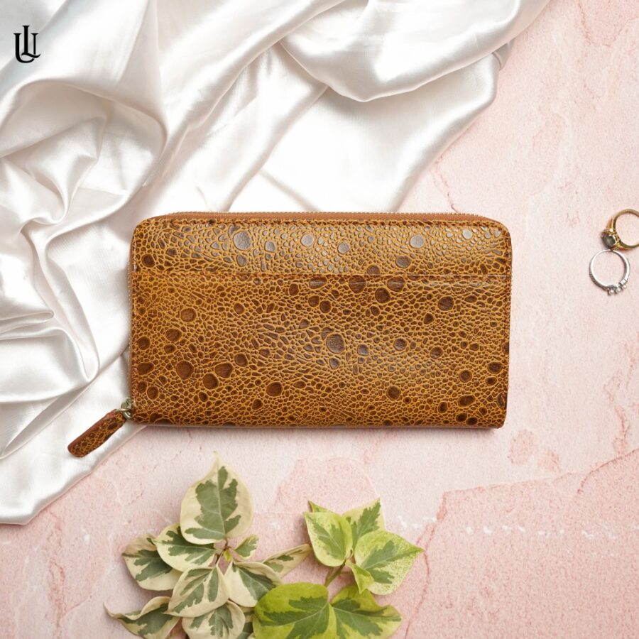 Fiona Ladies Zipper Purse Camel Print